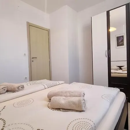 Lucijana 아파트 *